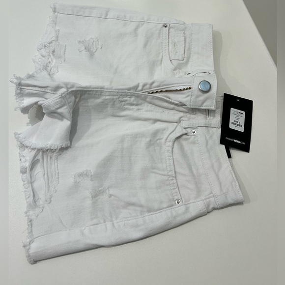 White denim shorts - Picture 1 of 6